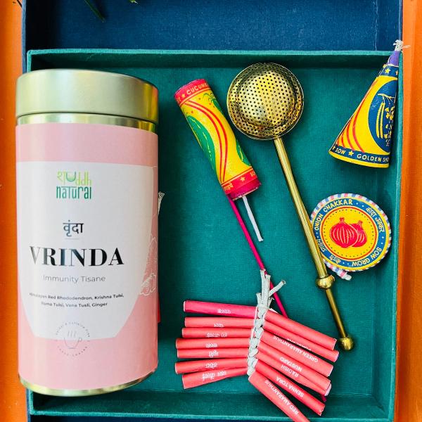 Festive Diwali Gift Hamper | Tea | Seed (Plantable) Patakha Set of 4 | Royal Brass Strainer | Pack of 4